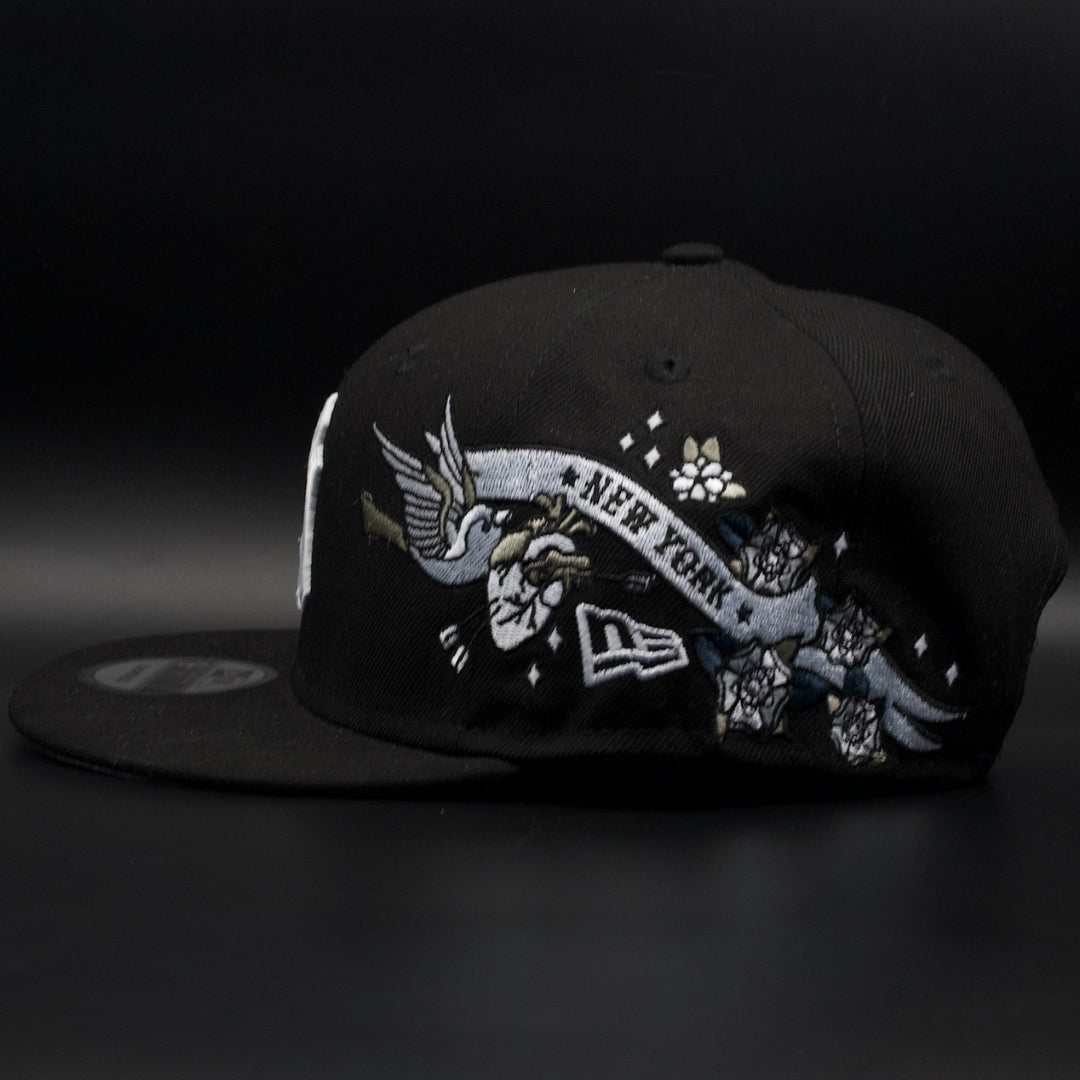 New York Yankees Black Cupid Love Banner Grey Brim 9FIFTY SnapBack Hat