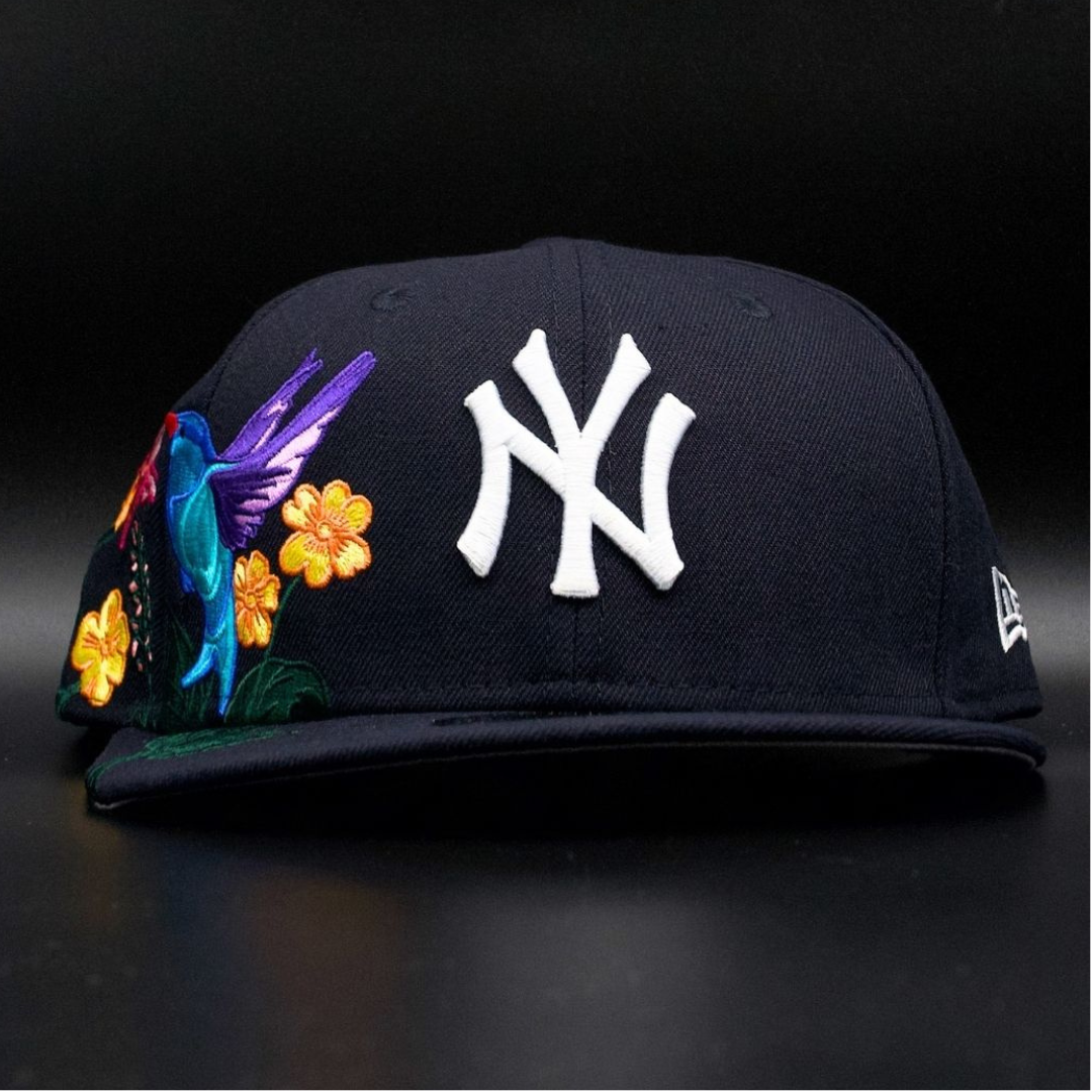 New York Yankees Navy Hummingbird Floral Design Grey Brim 59FIFTY Snapback Hat