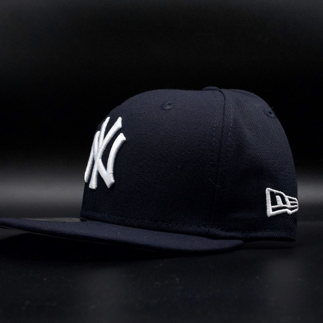 New York Yankees Navy Hummingbird Floral Design Grey Brim 59FIFTY Snapback Hat