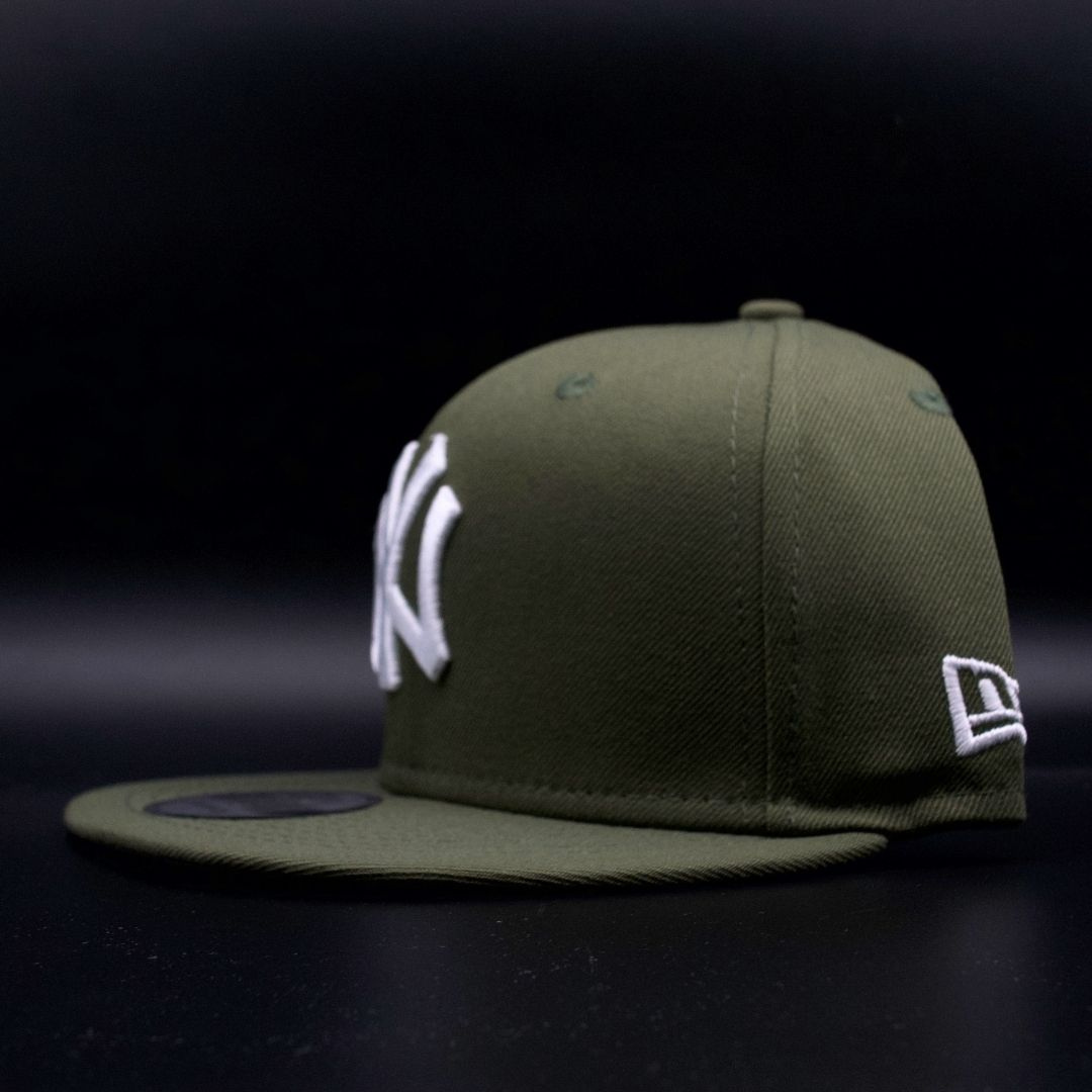New York Yankees Olive White NY Logo 2000 Subway Series Grey Brim 9FIFTY Snapback Hat